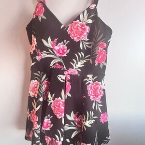 Floral Sleeveless romper - Black and Pink